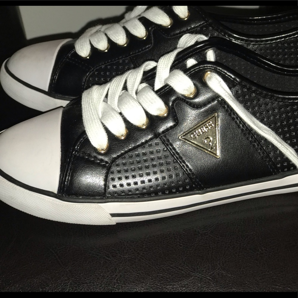 Tennis Shoes
